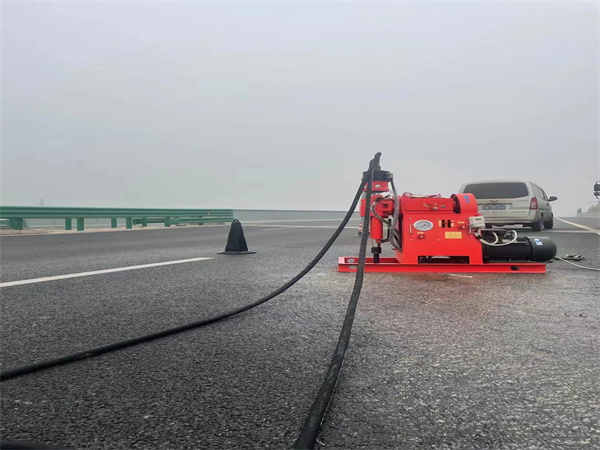 新昌马路路基路面开裂下沉注浆加固灌浆