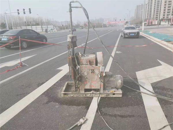 新昌公路路面下沉沉降开裂注浆加固施工
